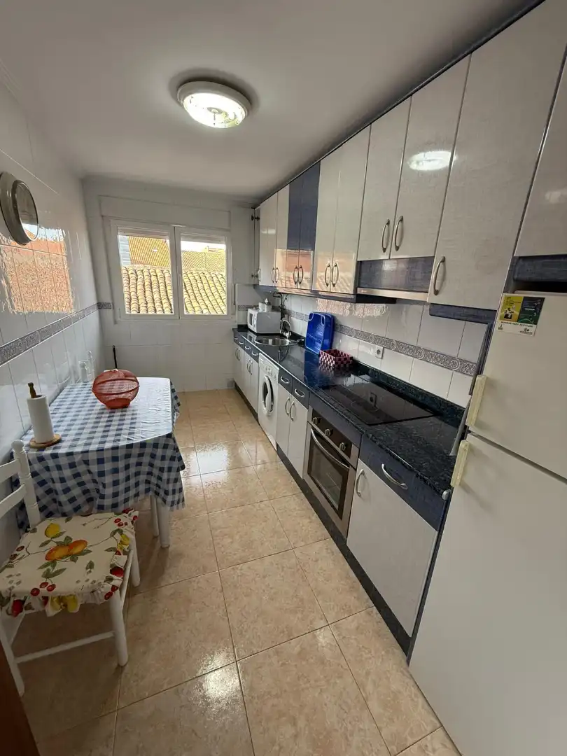Küche von Wohnung zum Verkauf in Valencia de Don Juan mit Klimaanlage, Heizung und Abstellraum