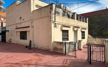 Vista exterior de Casa o xalet en venda en Santa Coloma de Gramenet amb Calefacció, Terrassa i Traster