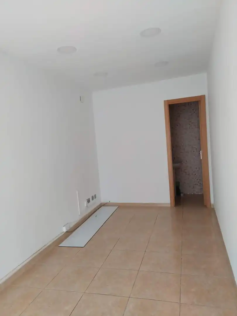 Business premises to rent in Nucli Urbà, imagen 5