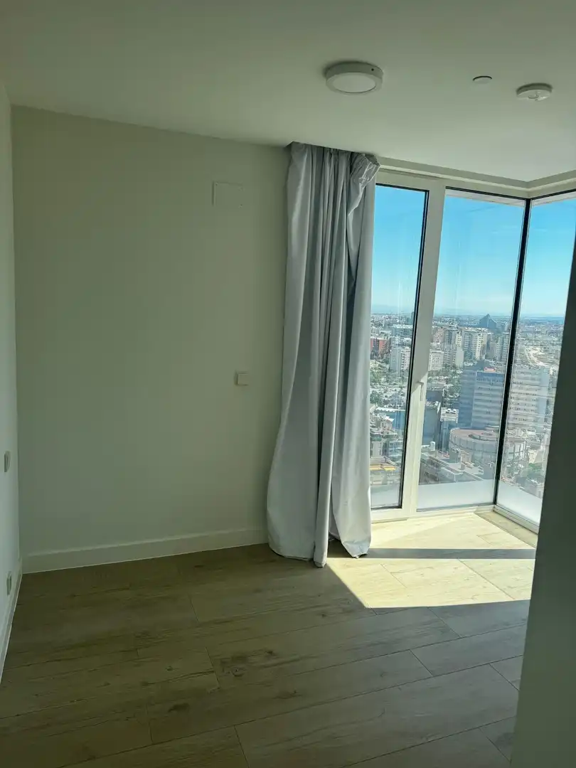 Dormitori de Apartament de lloguer en Valencia amb Aire condicionat, Jardí privat i Terrassa