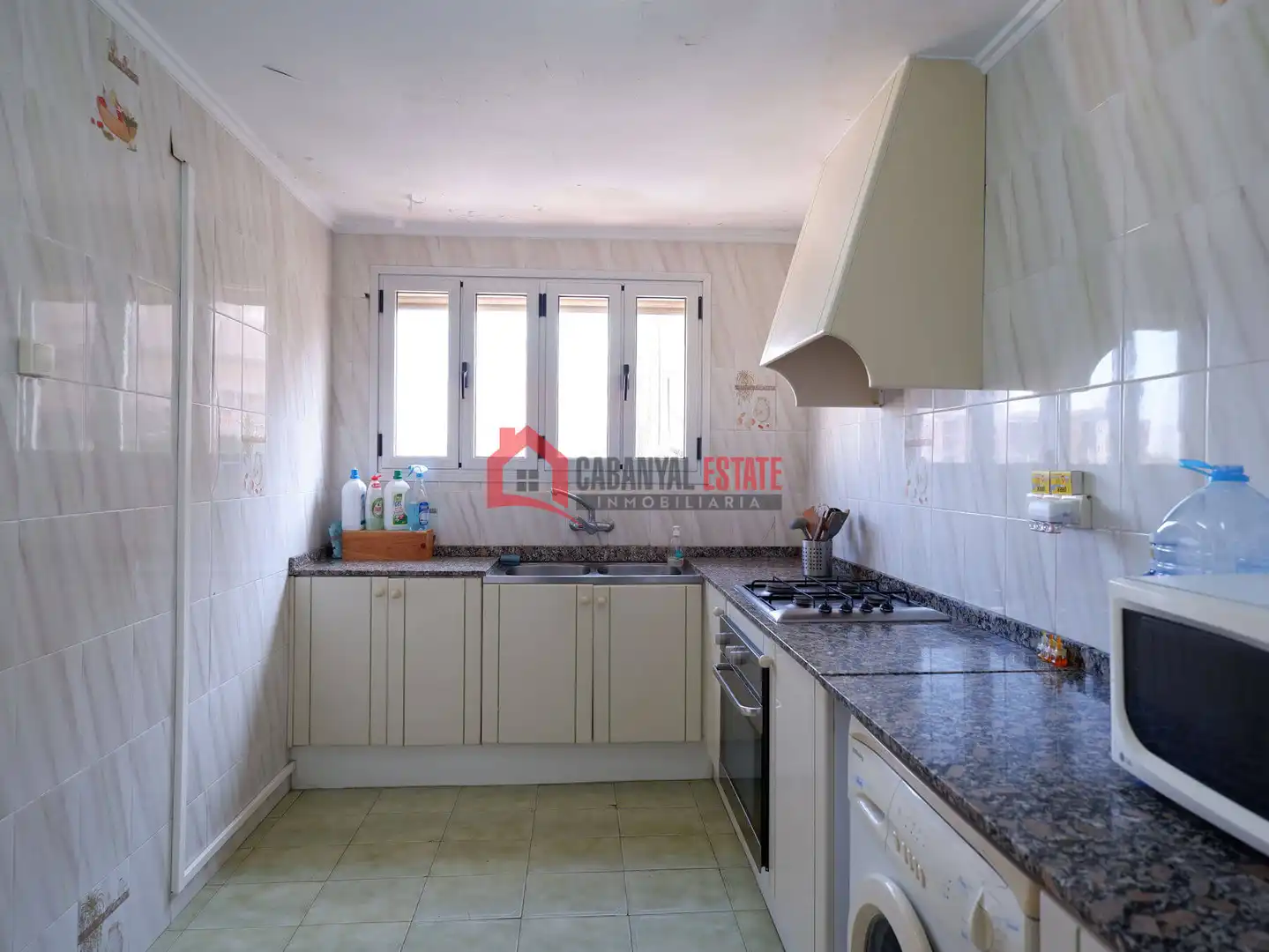 Cocina de Apartamento en venta en Valencia con Aire acondicionado, Jardín privado y Trastero