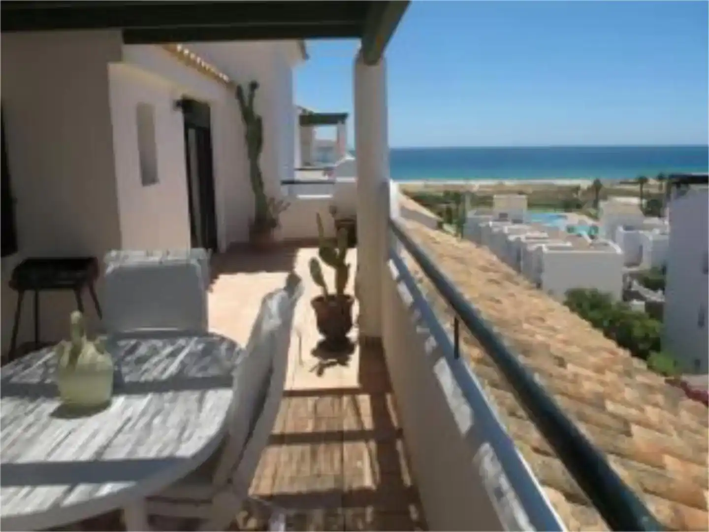 Terrassa de Àtic de lloguer en Zahara de los Atunes amb Aire condicionat, Piscina i Moblat