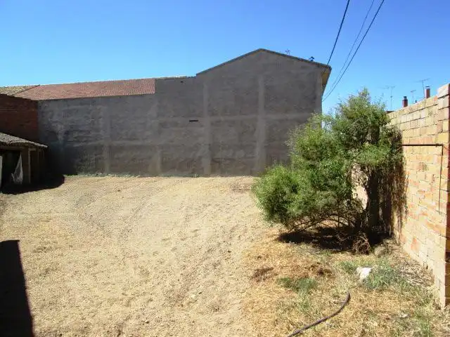 Land for sale in Alcampell