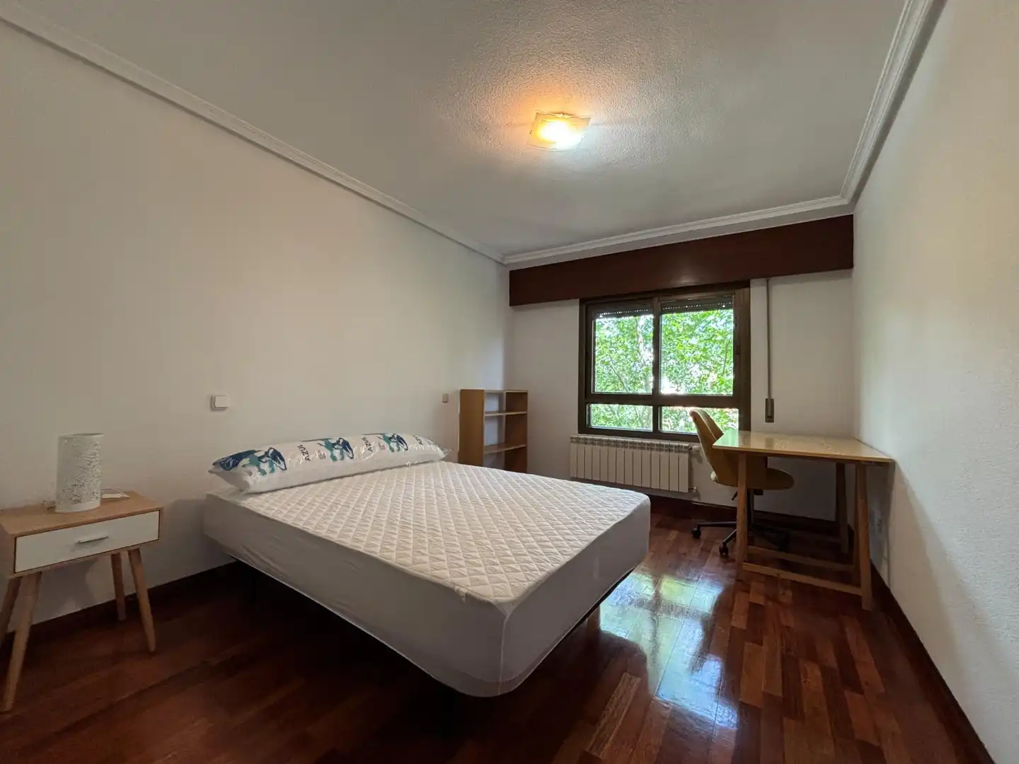 Bedroom of Flat for rent in Madrid  with Air Conditioner, Heating and Parquet flooring