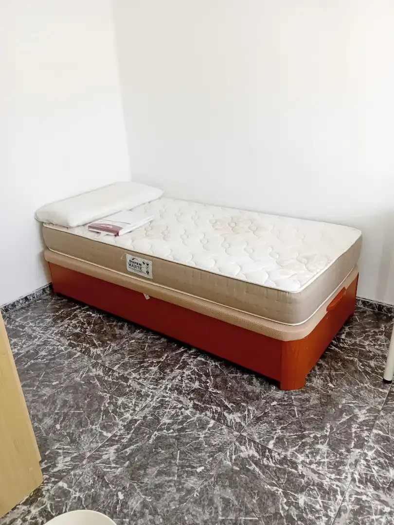Room in Carrer de Finlàndia, Mestalla