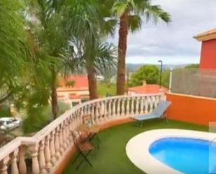 Vista exterior de Casa o xalet en venda en Torrent amb Calefacció, Traster i Piscina