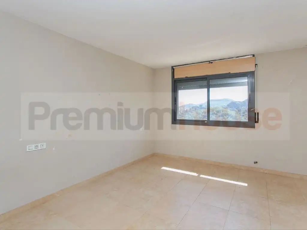 Dormitori de Casa o xalet en venda en Corbera de Llobregat, Barcelona
