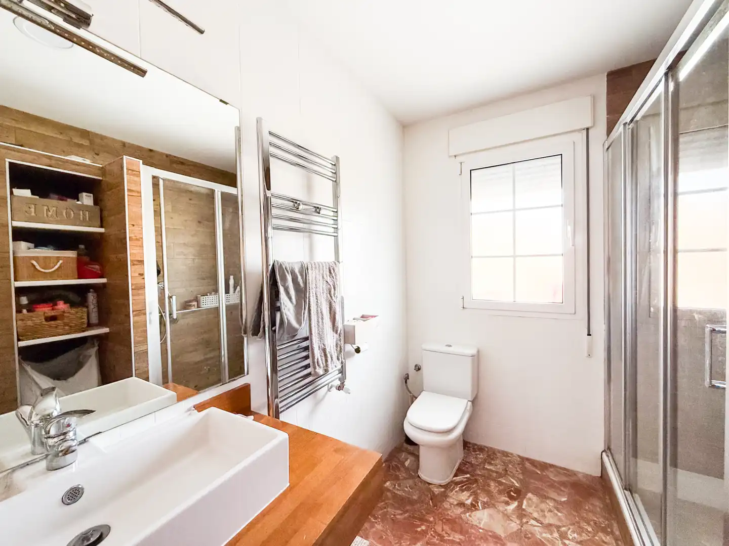 Bathroom of Flat for sale in Freila  with Air Conditioner, Heating and Terrace