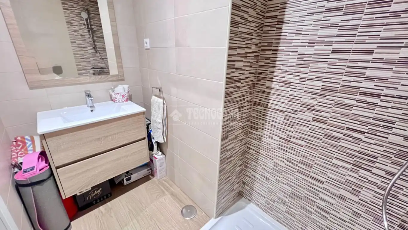 Bathroom of Flat for sale in Alcalá de Henares  with Air Conditioner, Heating and Terrace