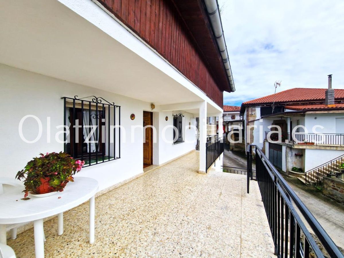 Vista exterior de Casa o xalet en venda en Karrantza Harana / Valle de Carranza amb Terrassa i Balcó