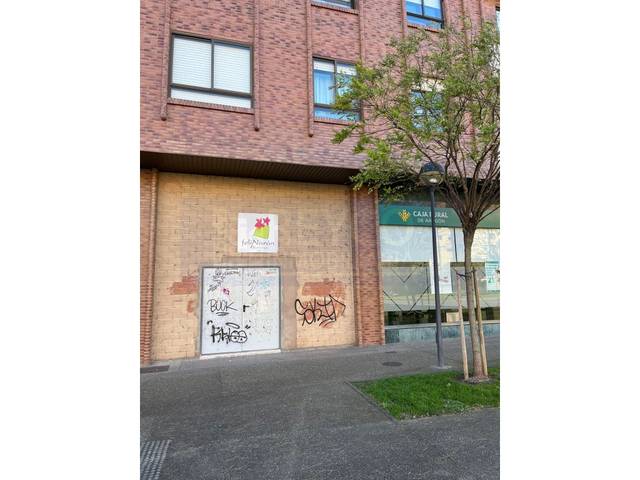 Local comercial en Venta en N/A en Cascajos - Piqueras