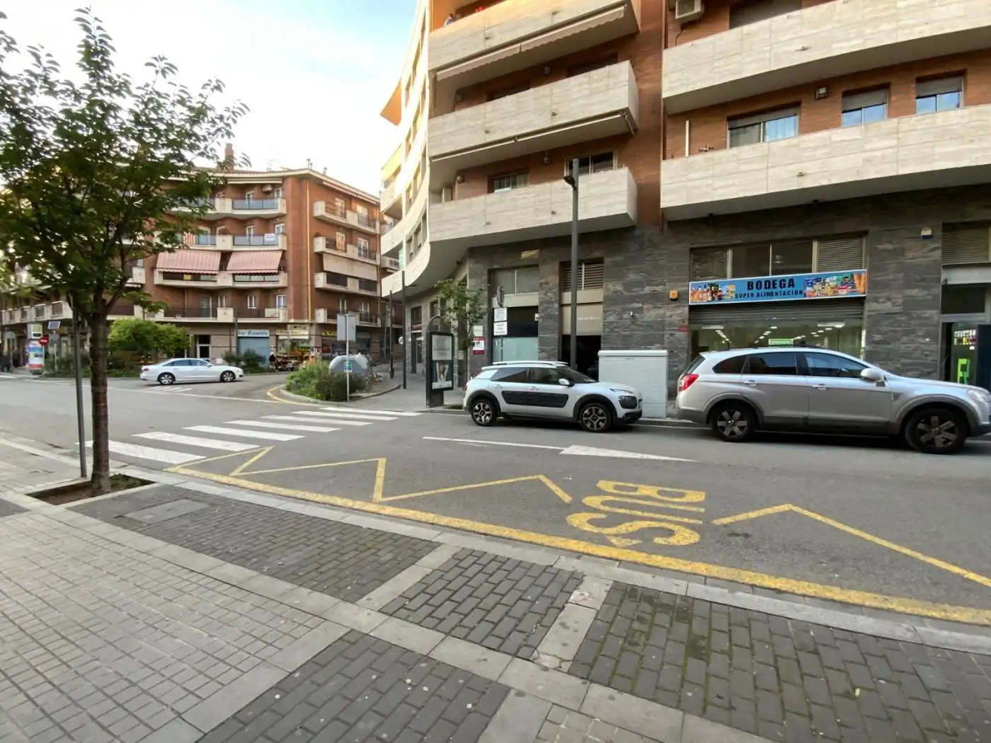 Vista exterior de Local en venta en Ripollet