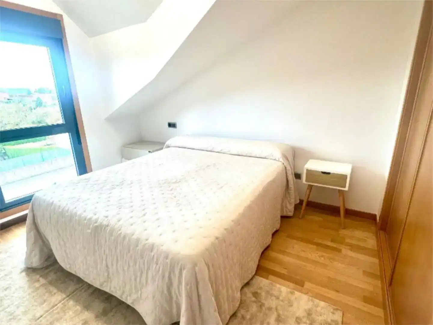 Schlafzimmer von Wohnung zur Miete in Vilagarcía de Arousa mit Klimaanlage, Schwimmbad und Balkon