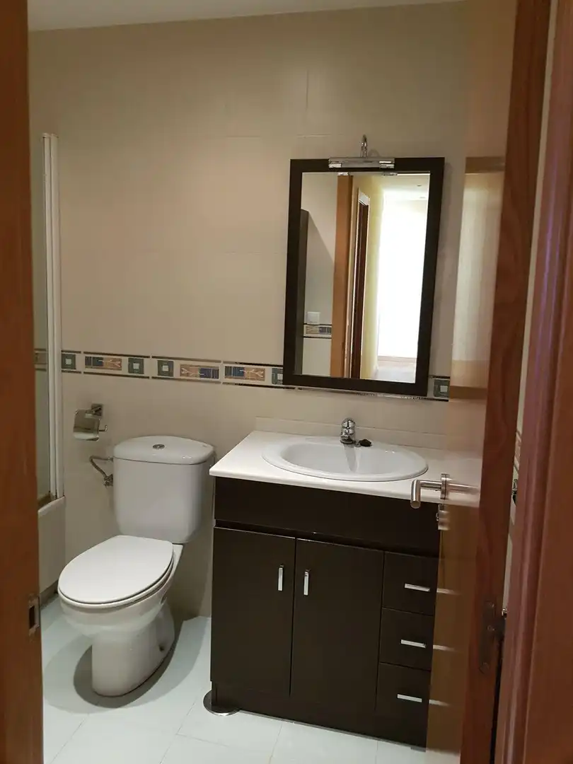 Baño de Ático en venta en Venta de Baños con Calefacción, Parquet y Terraza