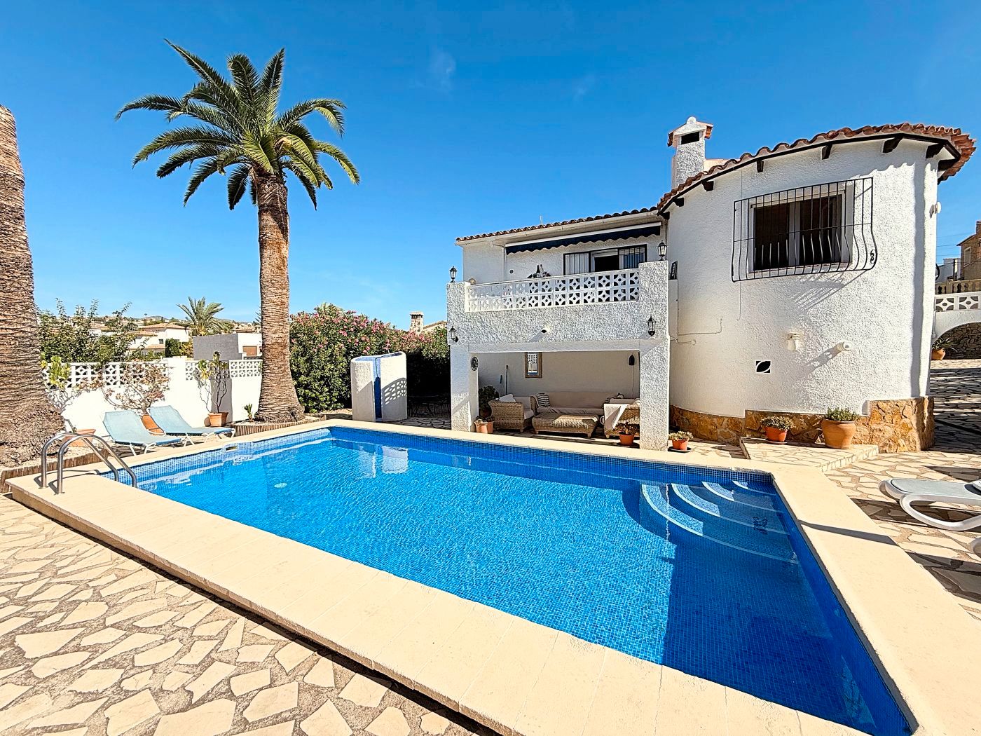 Swimming pool of House or chalet for sale in Calpe / Calp  with Air Conditioner, Heating and Private garden