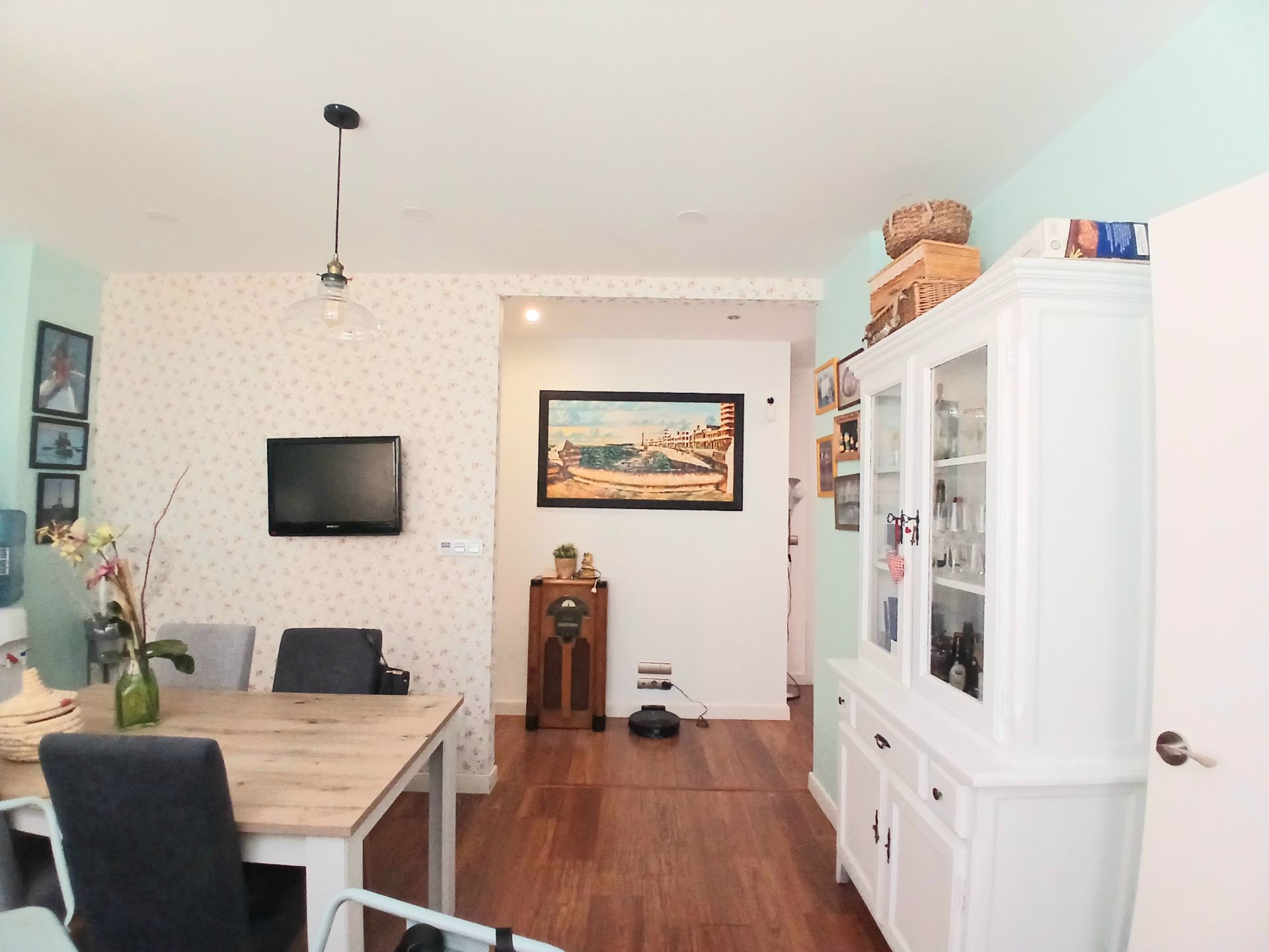 Sala de estar de Piso en venta en  Almería Capital con Aire acondicionado, Trastero y Amueblado