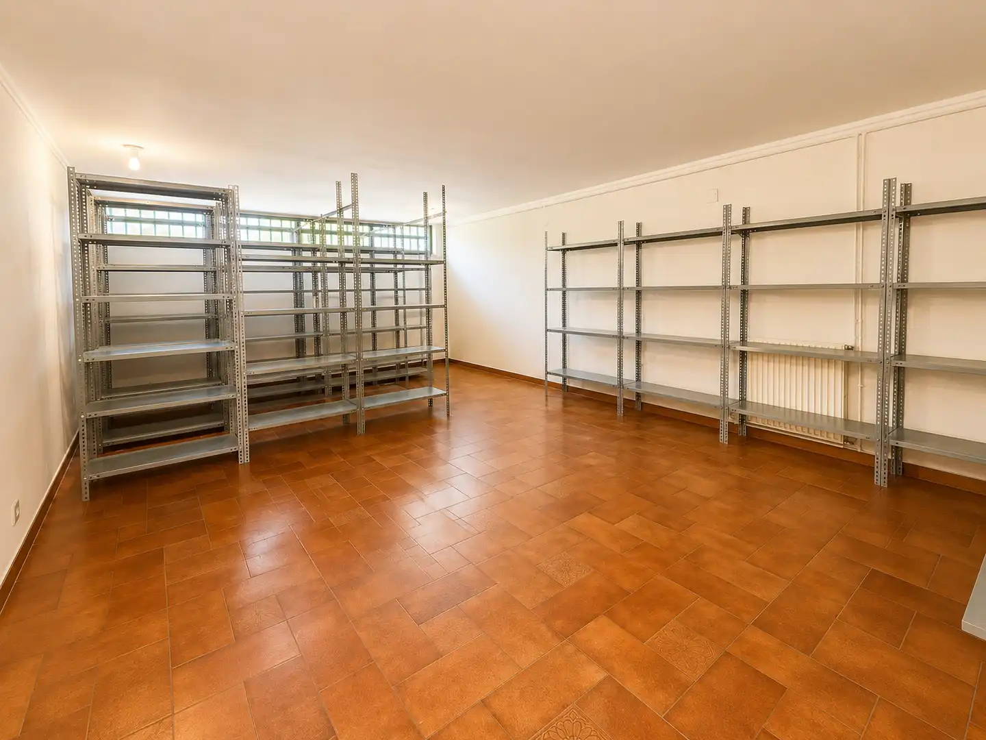 Villa mit Pool zum Verkauf in Urbanización Este - Montepríncipe, imagen 37