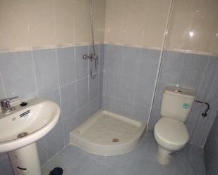 Bathroom of Flat for sale in Puerto Serrano  with Storage room