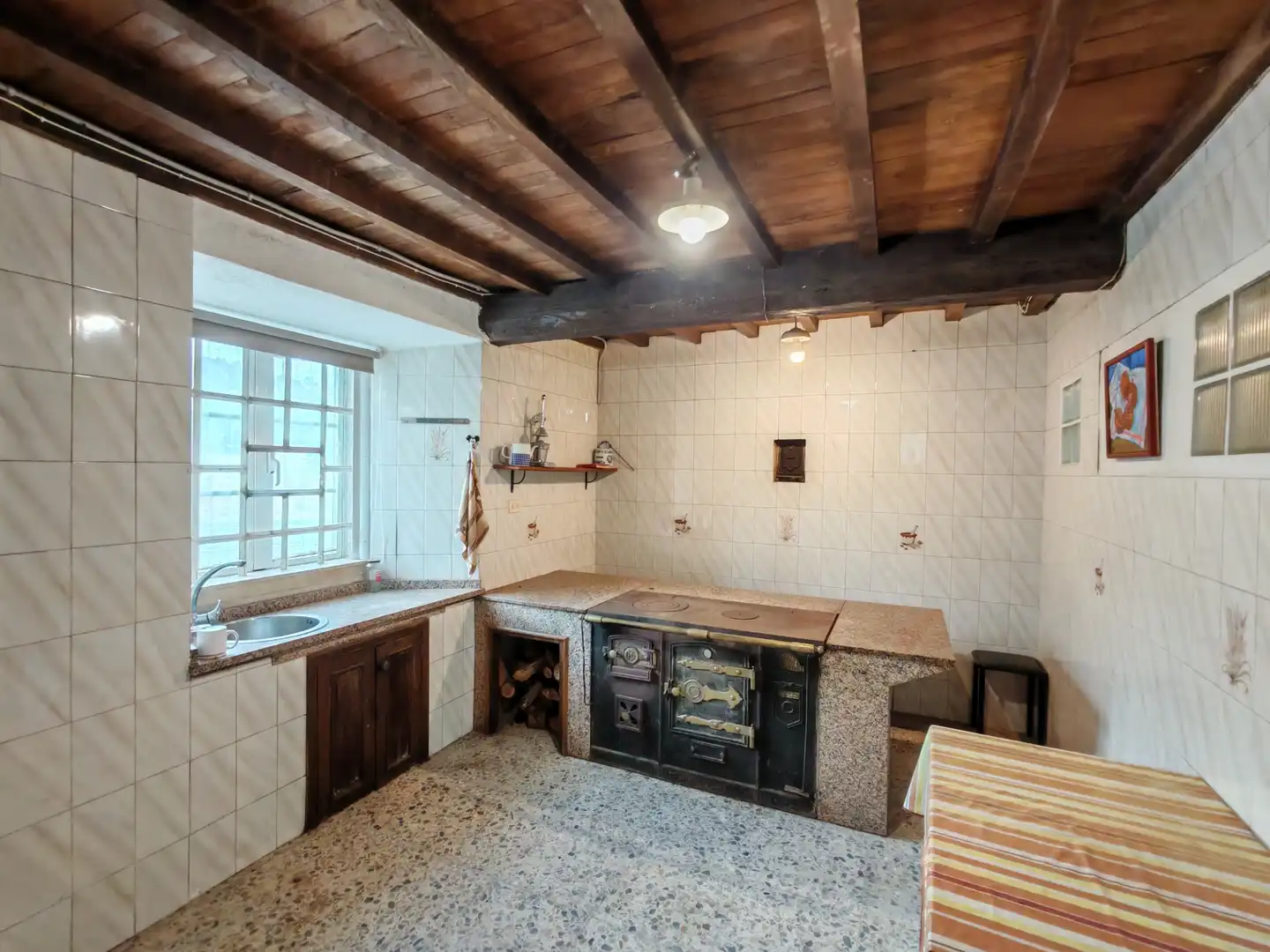 Cuina de Casa o xalet en venda en O Pino  amb Jardí privat, Terrassa i Moblat