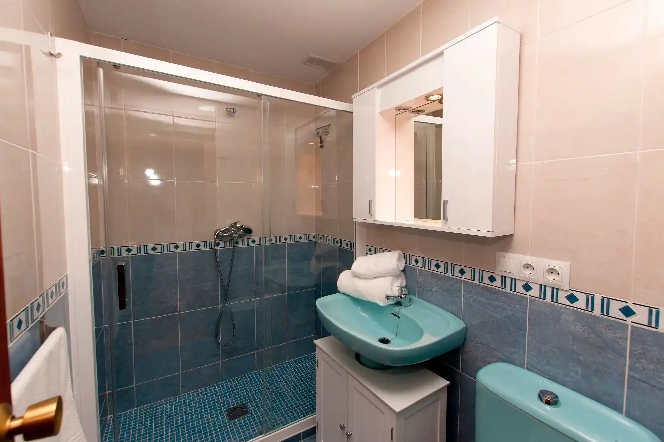 Badezimmer von Wohnungen zur Miete in Almuñécar mit Terrasse, Möbliert und Ofen