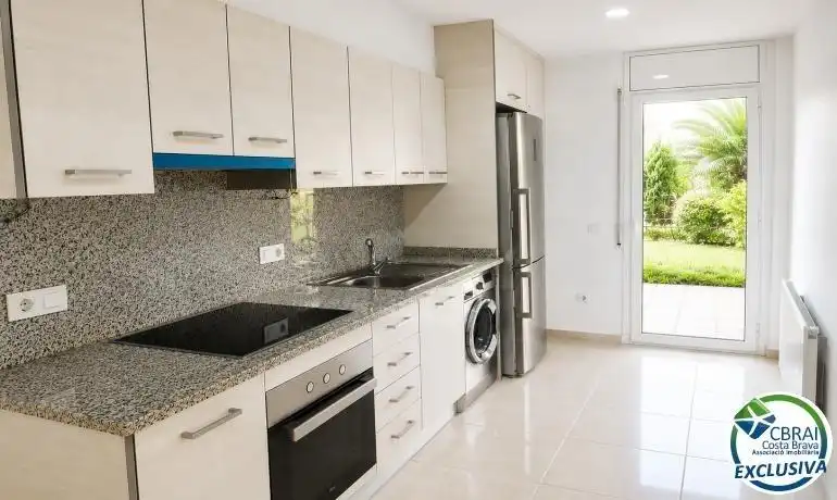 Cuina de Casa o xalet en venda en Empuriabrava amb Calefacció