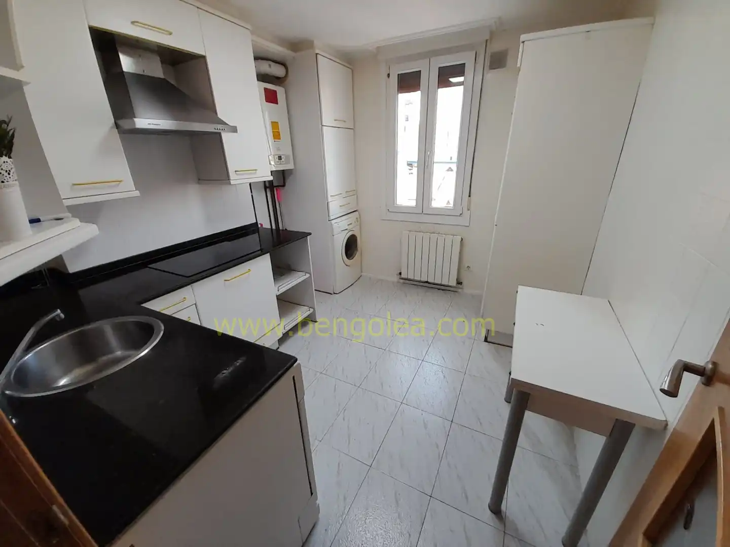 Cocina de Piso en venta en Barakaldo  con Calefacción y Amueblado