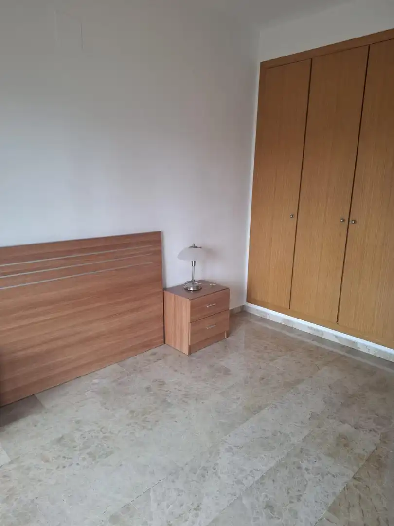 Dormitori de Apartament de lloguer en Benidorm amb Aire condicionat, Calefacció i Terrassa