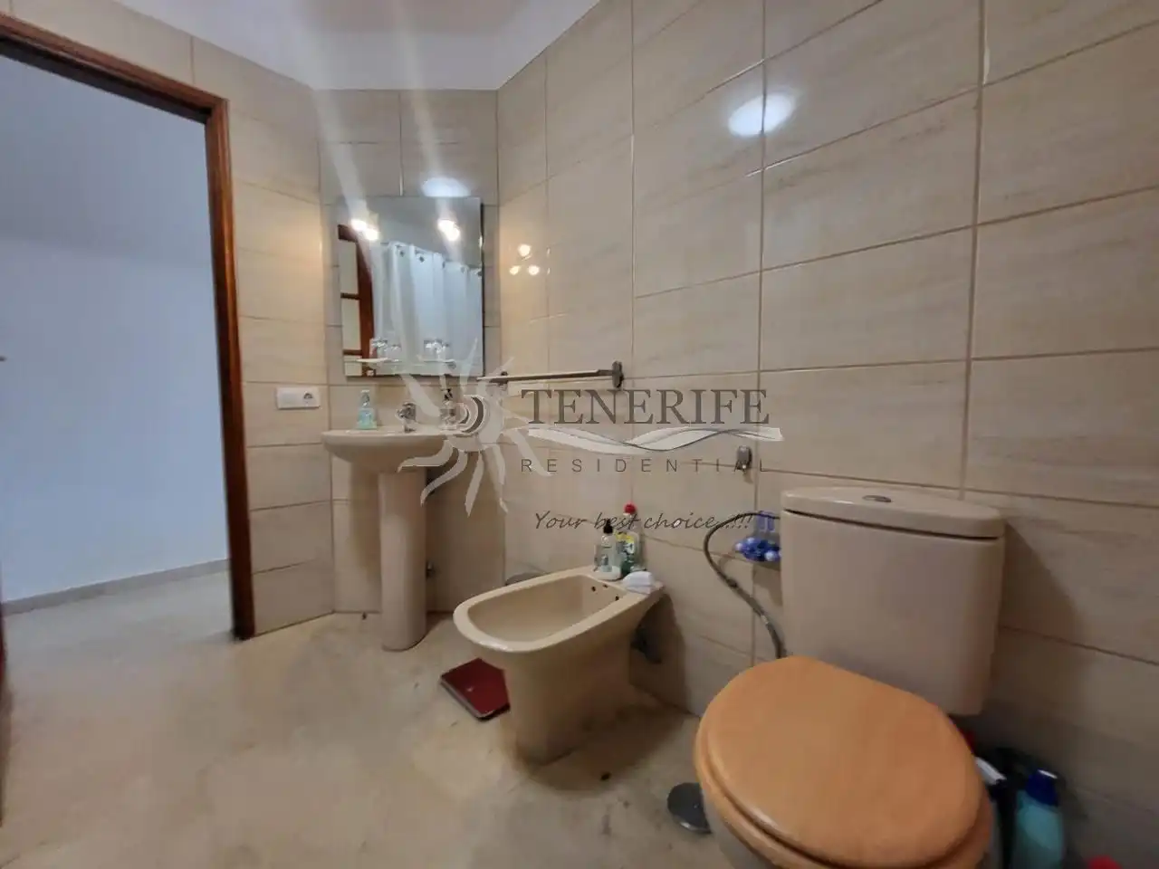 Badezimmer von Erdgeschoss zum Verkauf in Adeje mit Terrasse und Möbliert