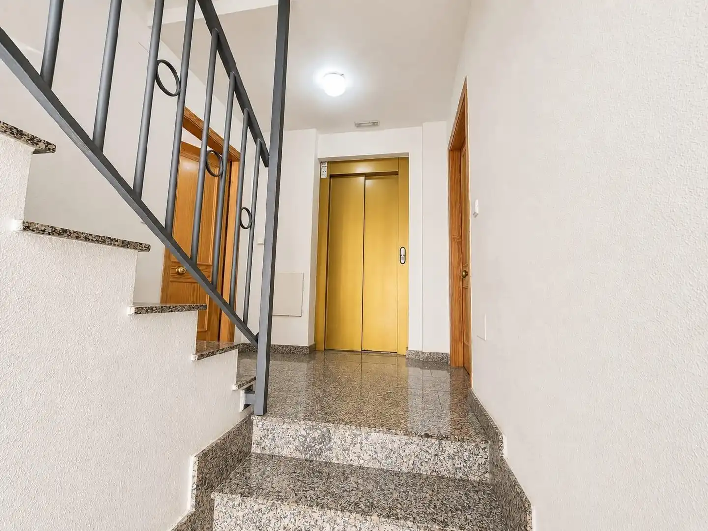 Flat for sale in La Unión  with Air Conditioner and Furnished