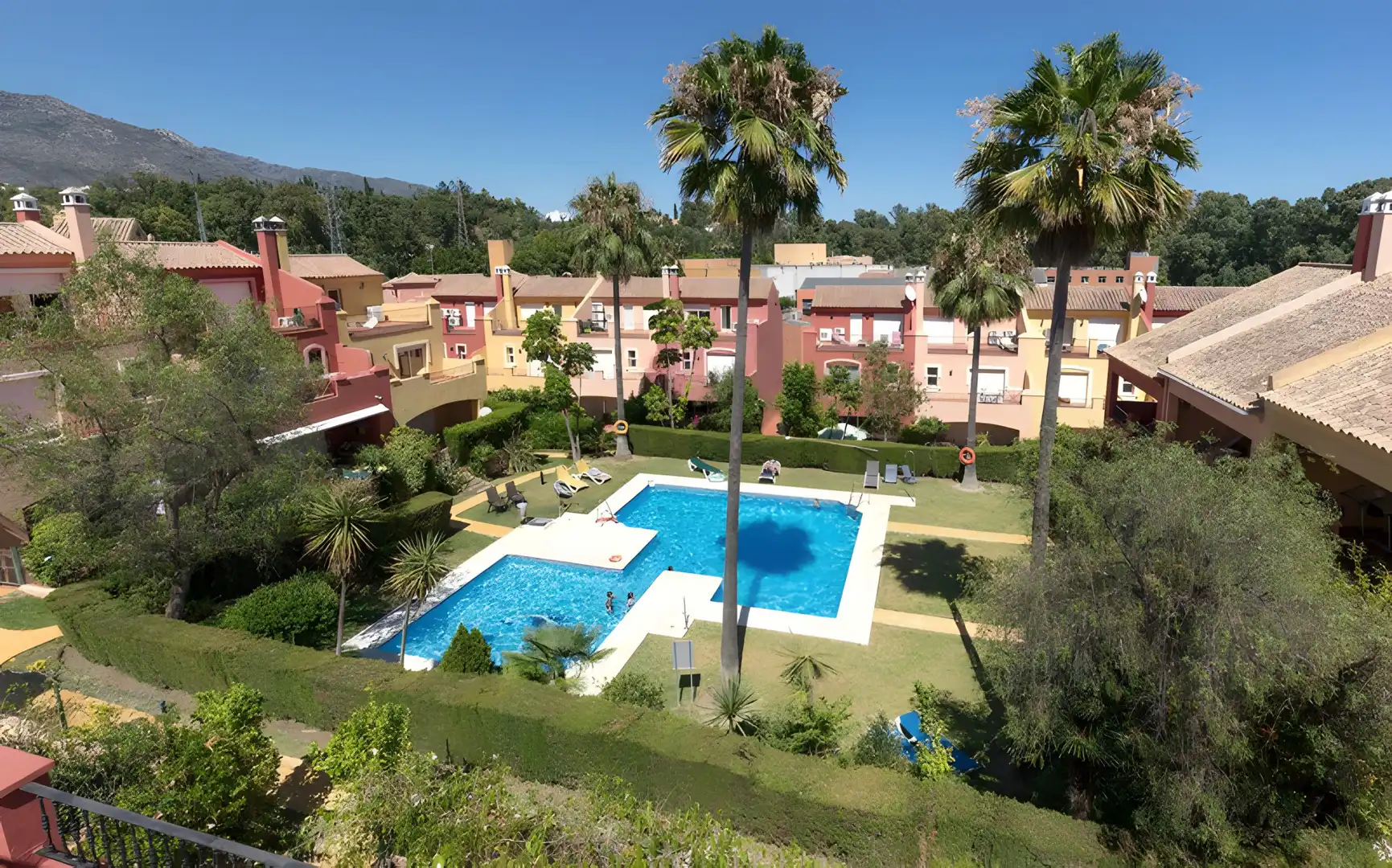 Adossat amb piscina en venda a Milla de Oro