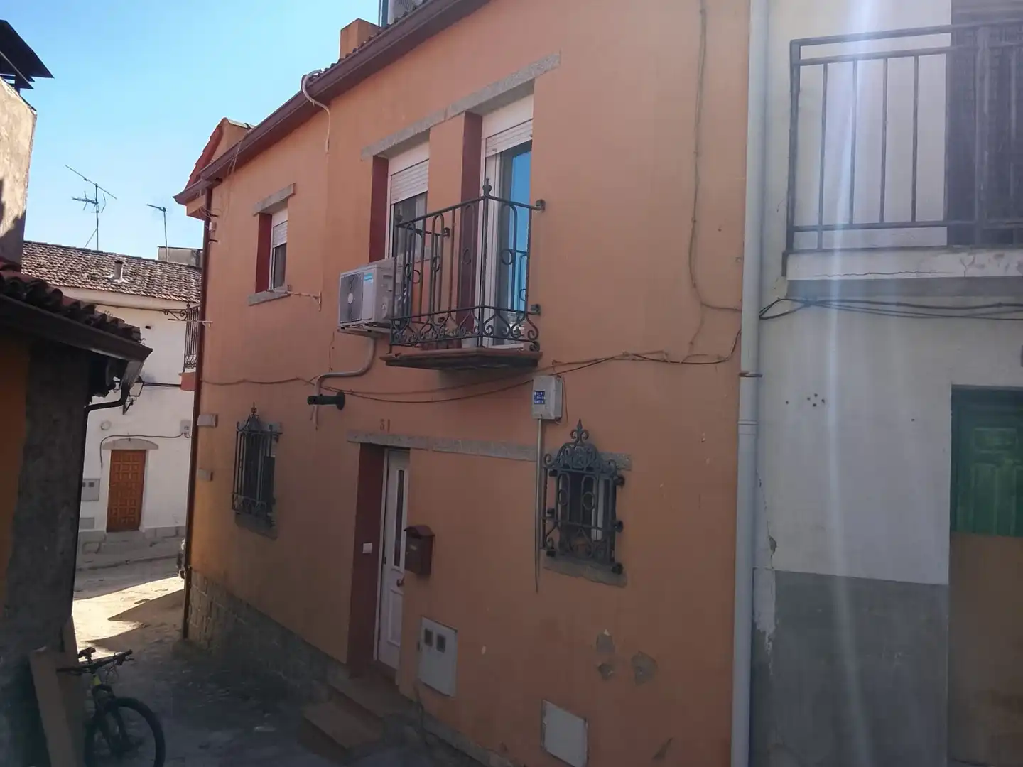 Vista exterior de Dúplex en venta en El Hoyo de Pinares  con Aire acondicionado, Calefacción y Terraza