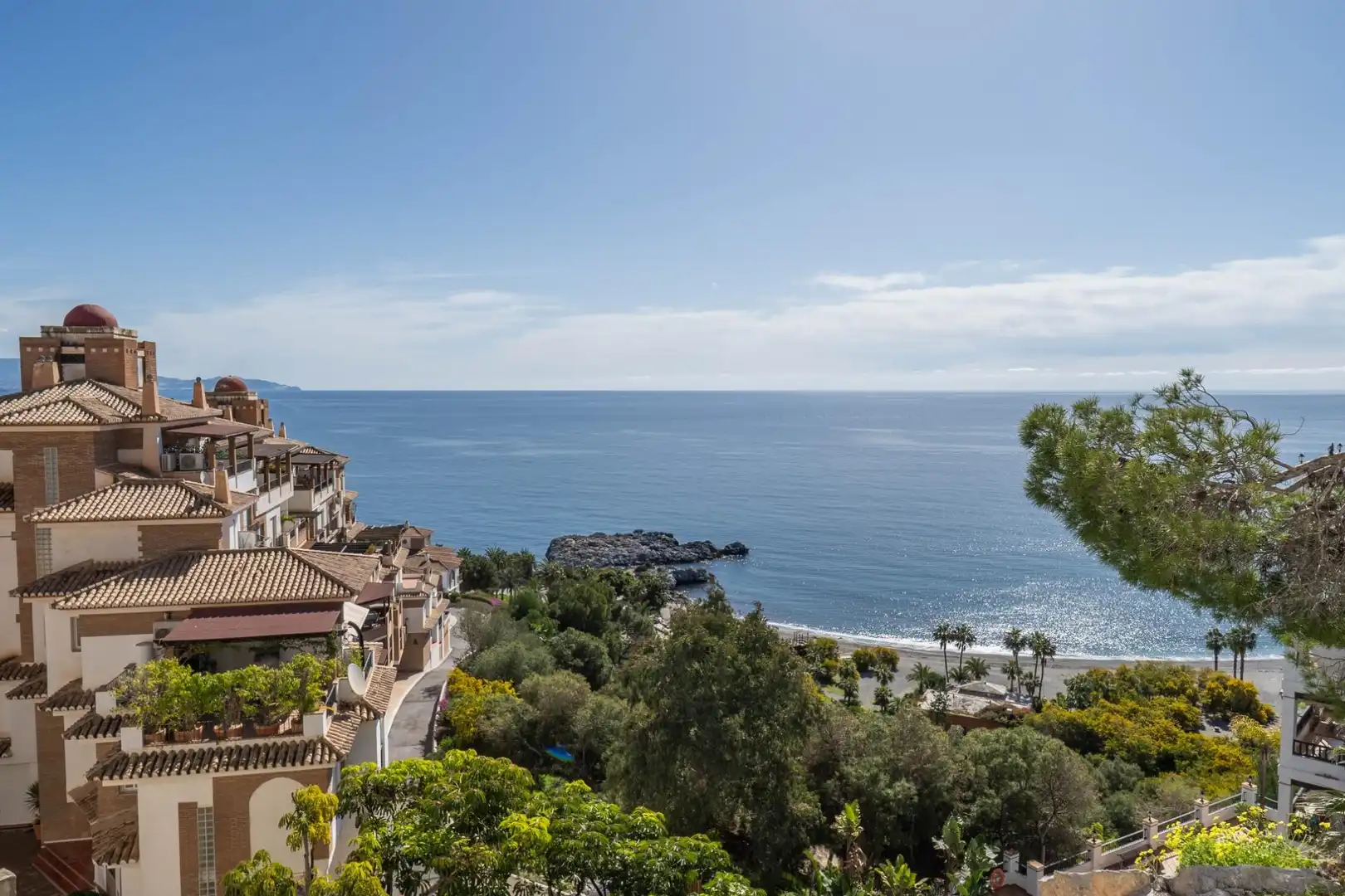 Vista exterior de Apartamento en venta en Almuñécar con Jardín privado, Terraza y Piscina comunitaria
