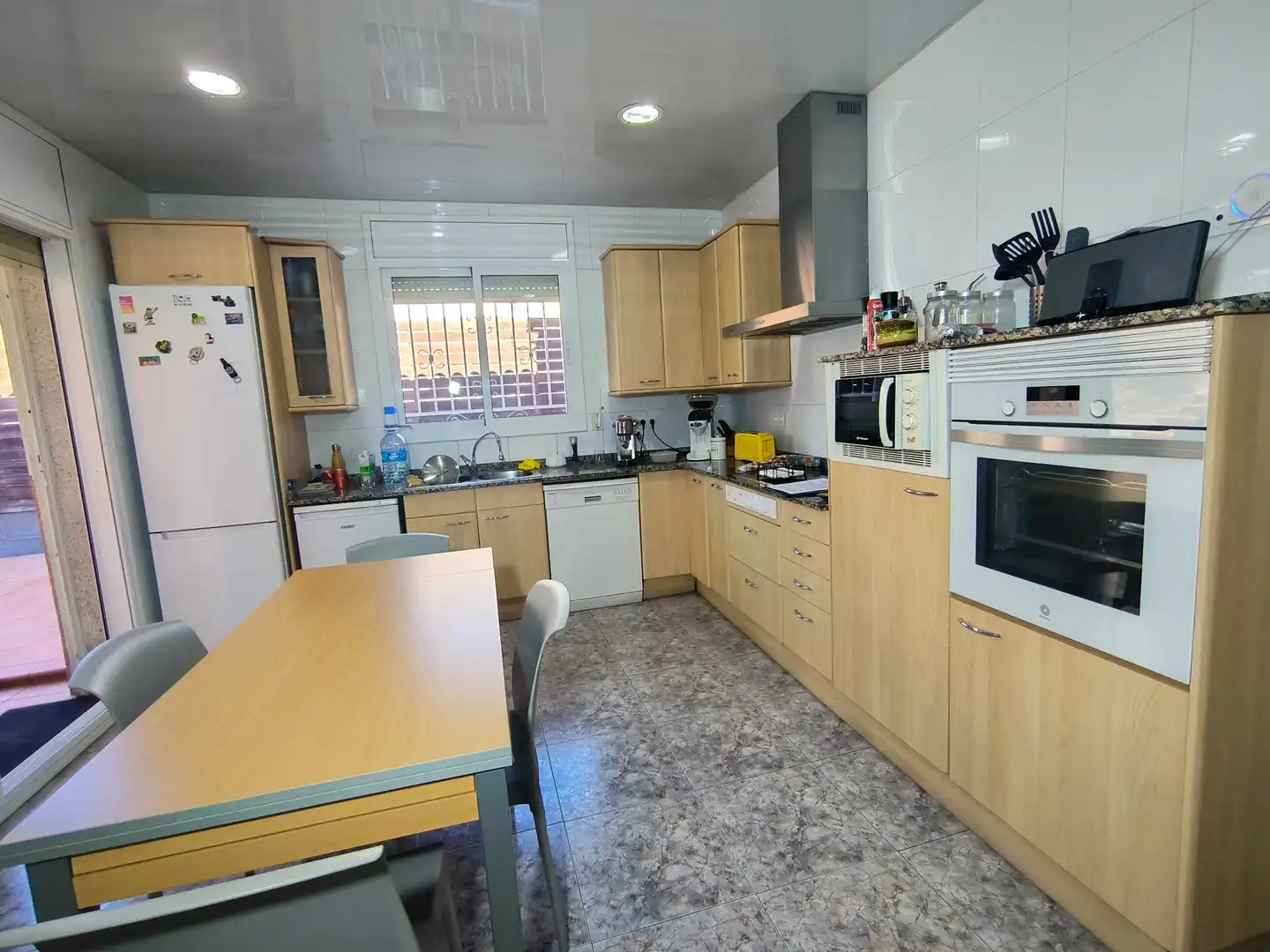 Cocina de Casa o chalet en venta en Lliçà d'Amunt con Aire acondicionado, Calefacción y Jardín privado