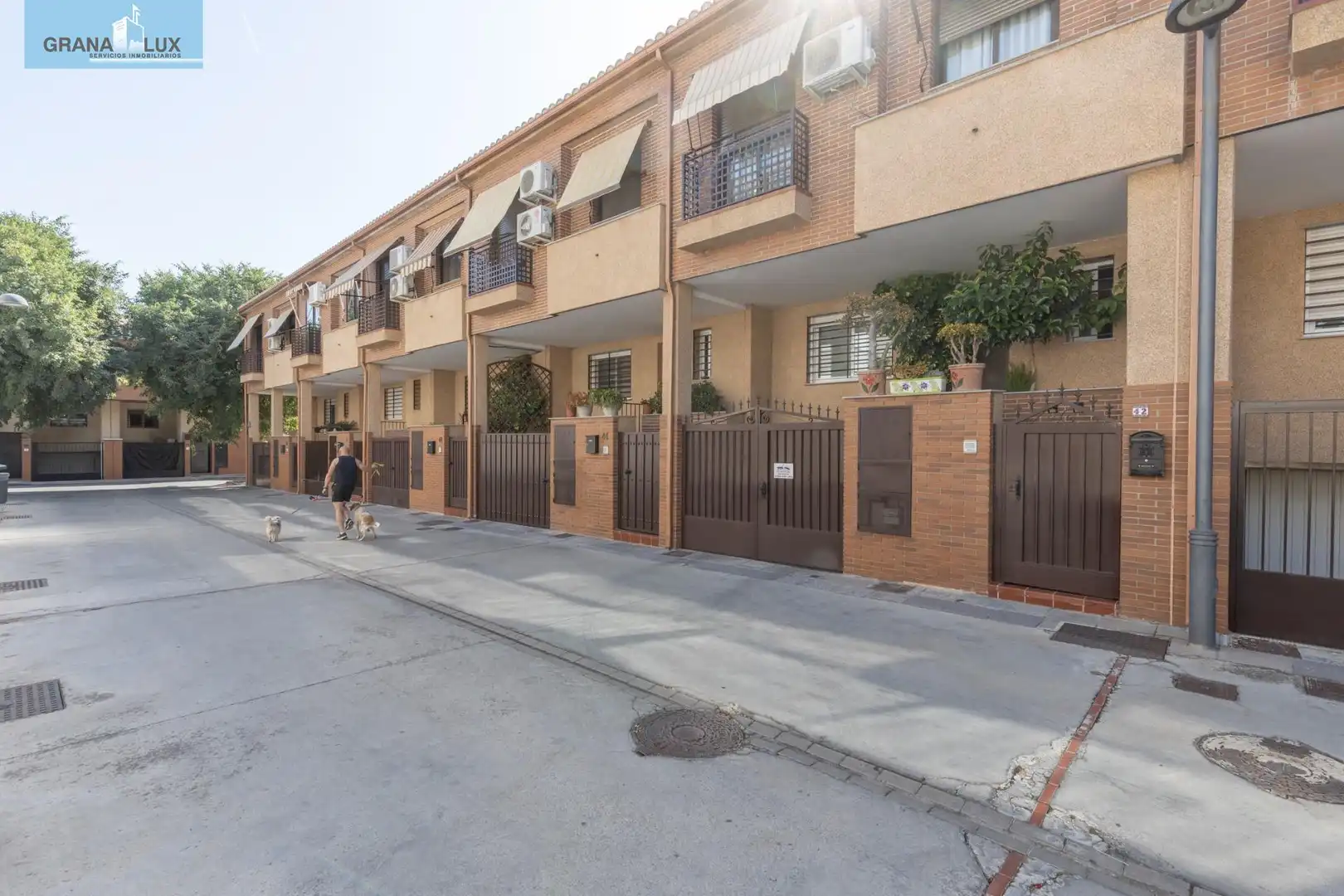 Vista exterior de Casa adosada en venda en Armilla amb Calefacció