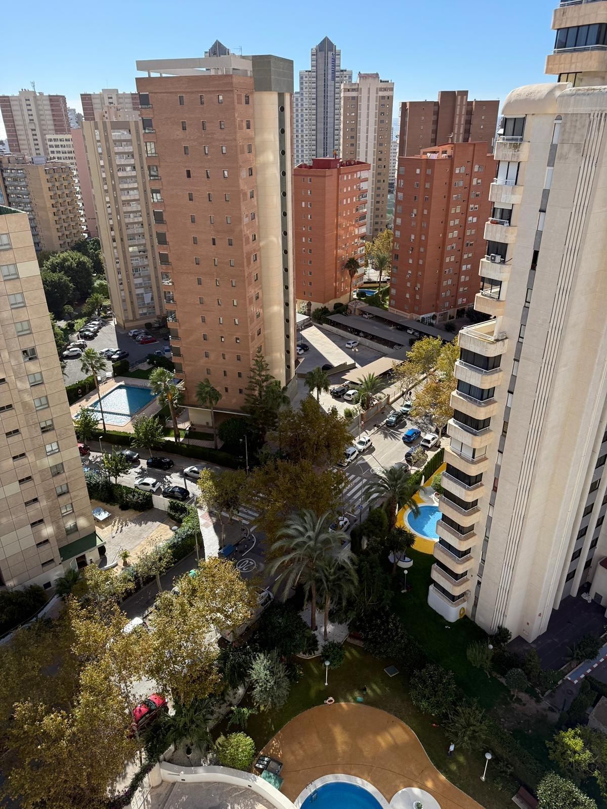 Vista exterior de Piso en venta en Benidorm con Aire acondicionado, Jardín privado y Terraza