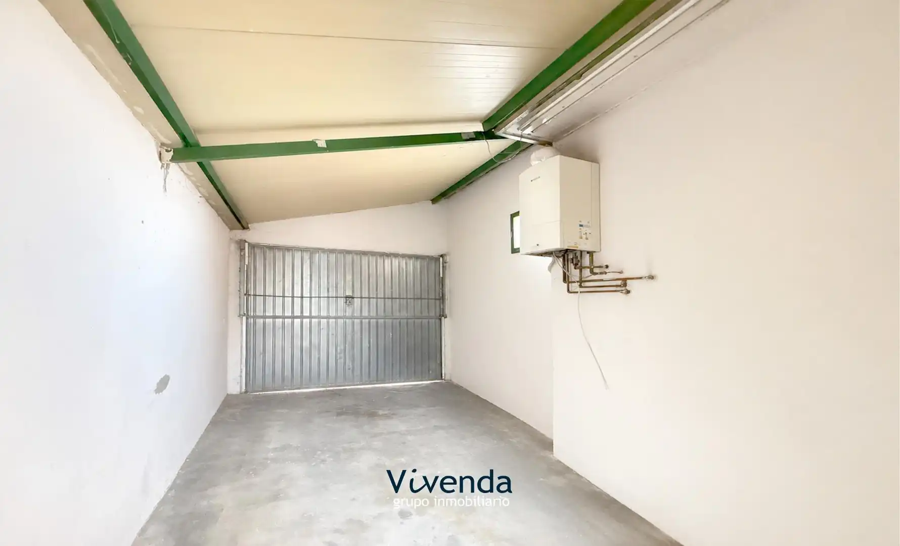 Parking de Casa adosada en venta en Madrid con Aire acondicionado, Calefacción y Trastero