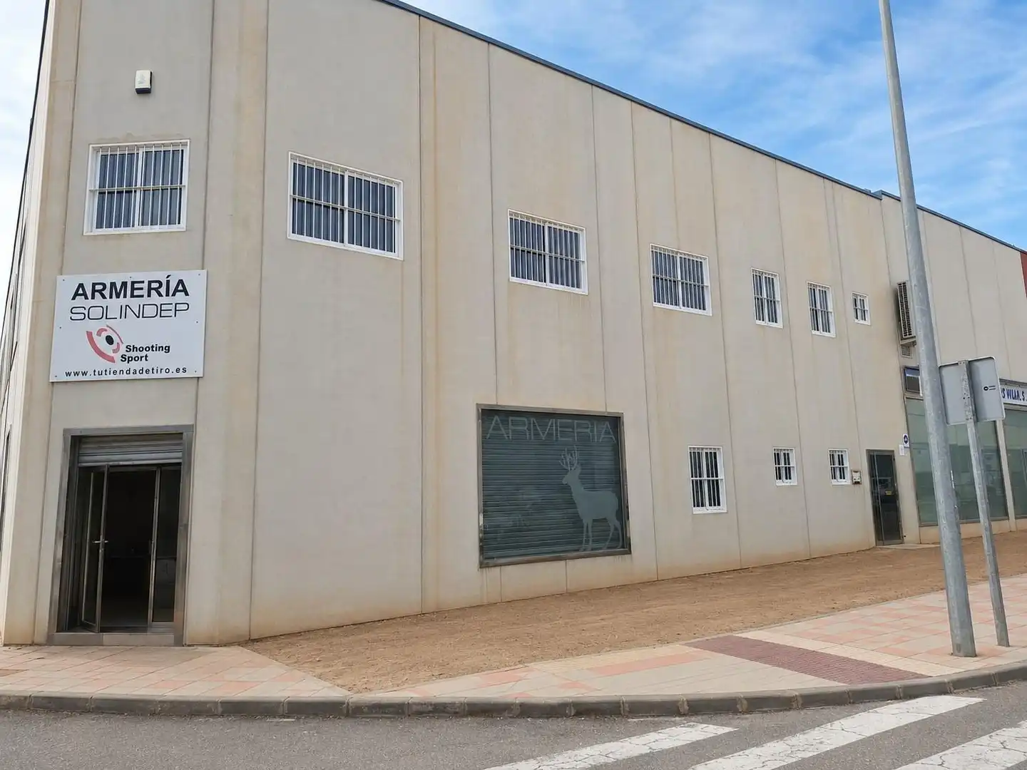 Industrial building for sale in Calle Peral 10