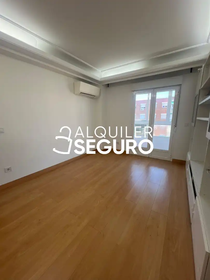 Bedroom of Flat for rent in Madrid  with Air Conditioner, Heating and Terrace