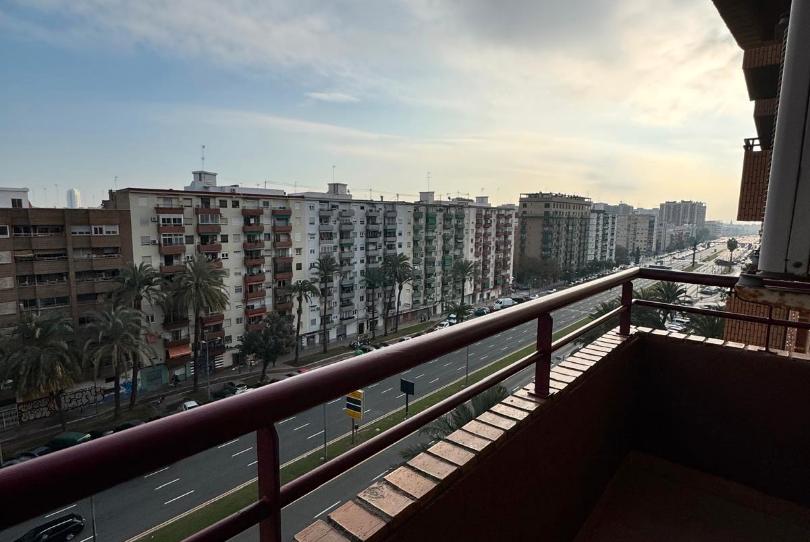 Foto 1 de Pis de lloguer a Avinguda D'ausiàs March, Malilla, Valencia