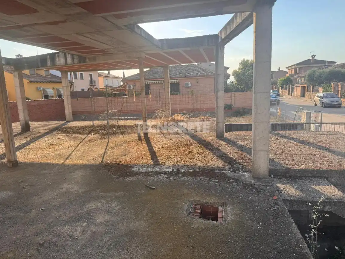 Casa adosada en venta en Calera y Chozas