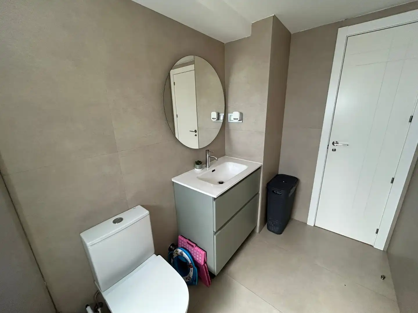 Bathroom of Flat for sale in Madrid  with Air Conditioner, Heating and Furnished