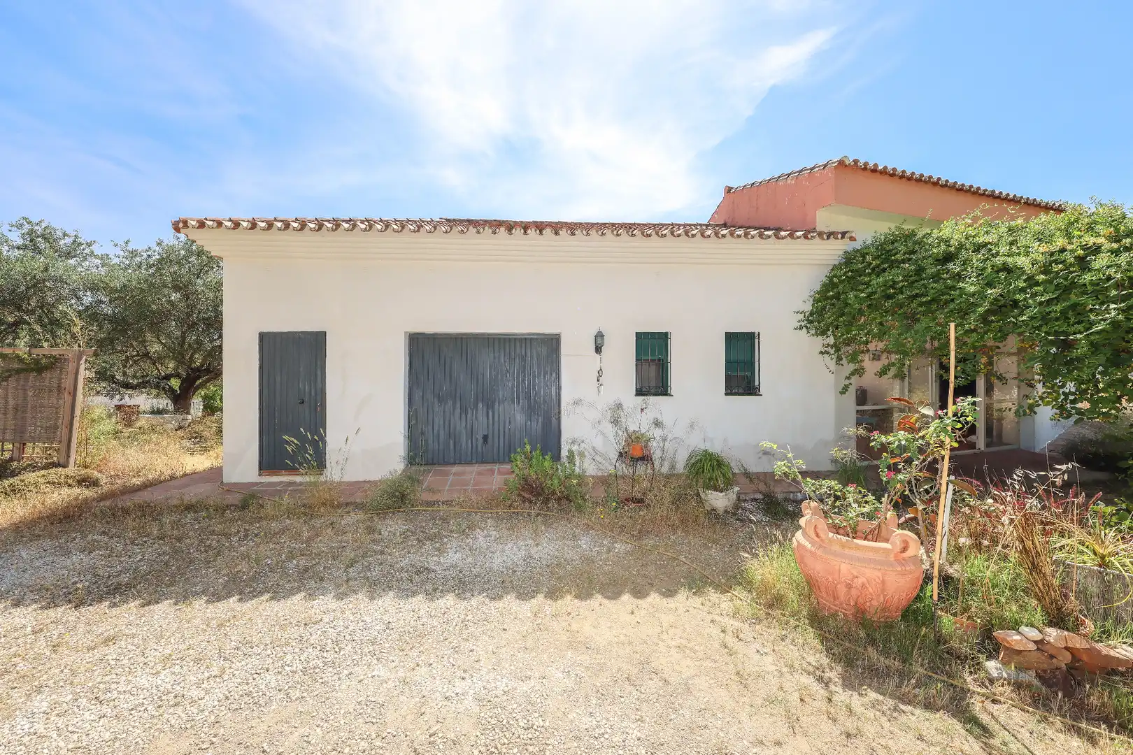Vista exterior de Casa o xalet en venda en Monda amb Aire condicionat, Jardí privat i Piscina