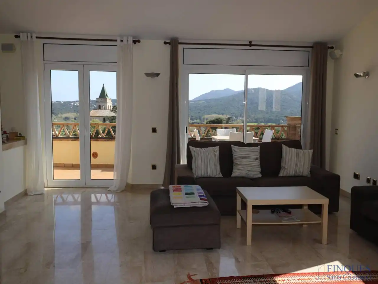 Sala de estar de Casa o chalet en venta en Santa Cristina d'Aro con Aire acondicionado, Calefacción y Jardín privado