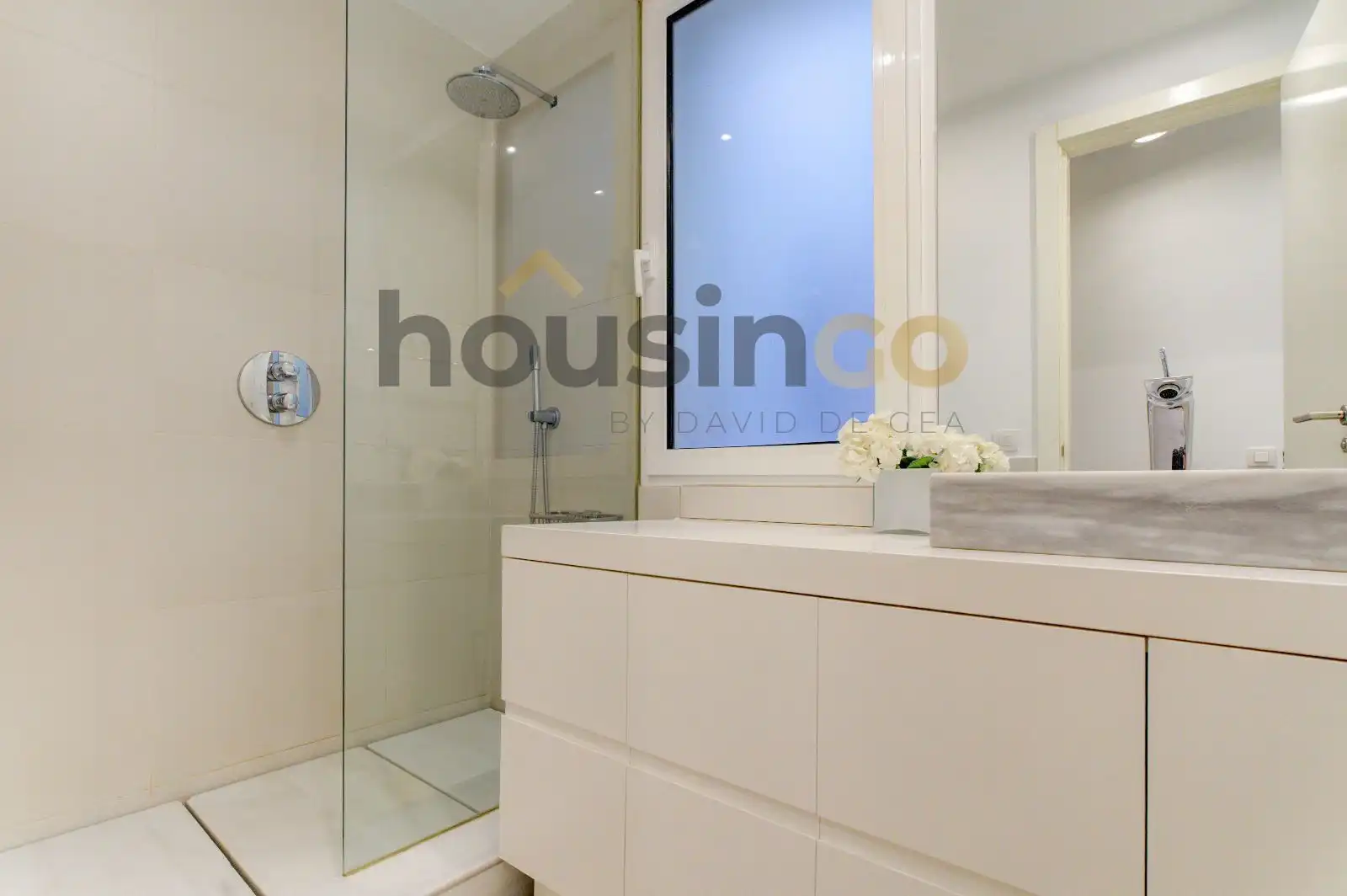 Badezimmer von Wohnung zum Verkauf in Madrid mit Klimaanlage, Heizung und Parkett