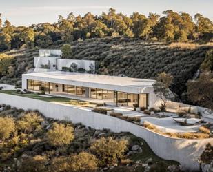 Vista exterior de Casa o xalet en venda en Sotogrande amb Aire condicionat, Jardí privat i Terrassa