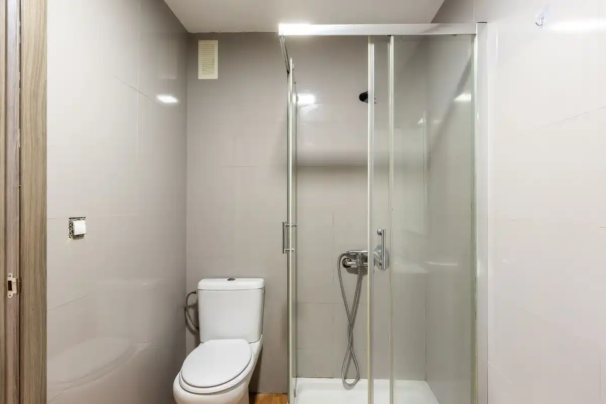 Bathroom of Flat for sale in Xirivella  with Air Conditioner and Heating