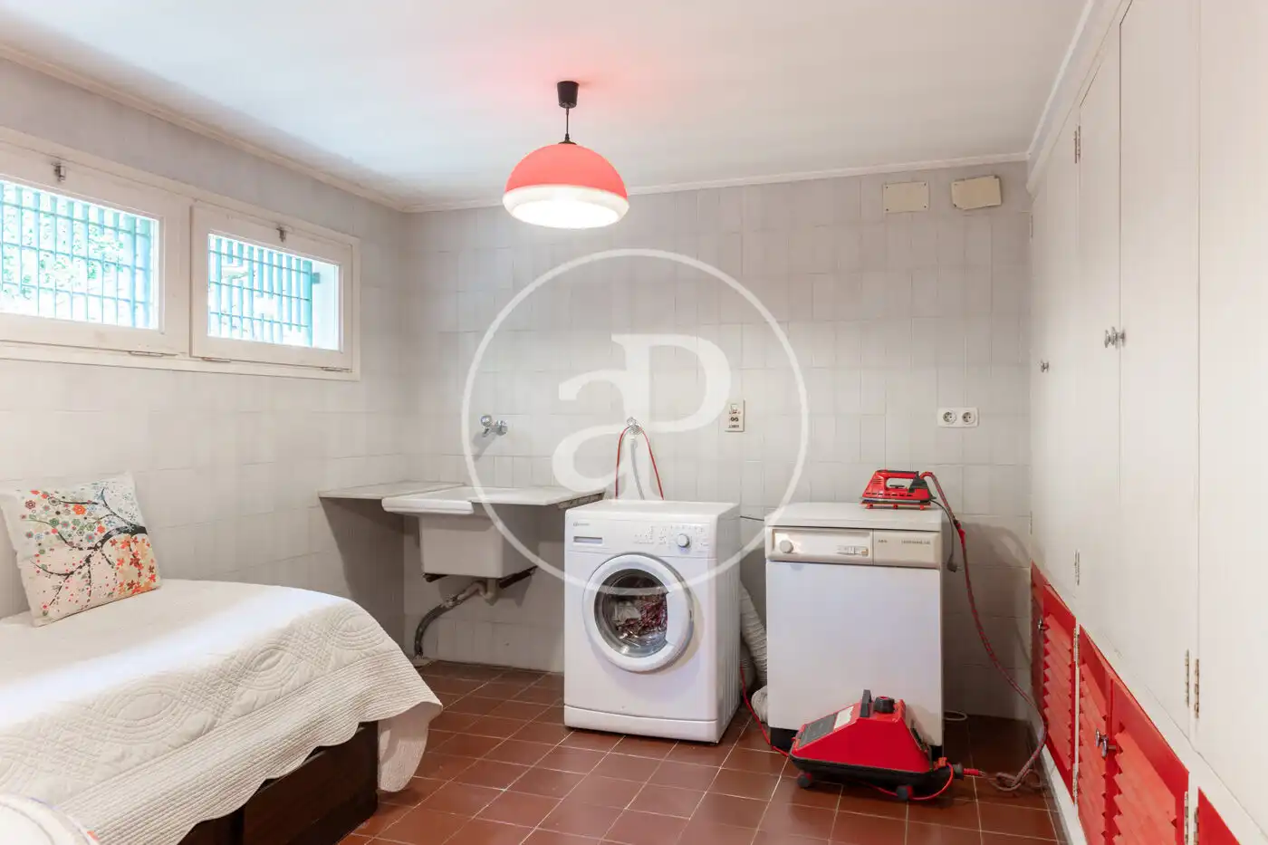 Dormitori de Casa o xalet en venda en Cerdanyola del Vallès amb Calefacció, Jardí privat i Terrassa