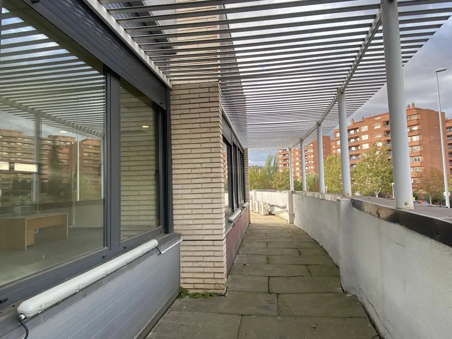 Vista exterior de Local de lloguer en  Logroño