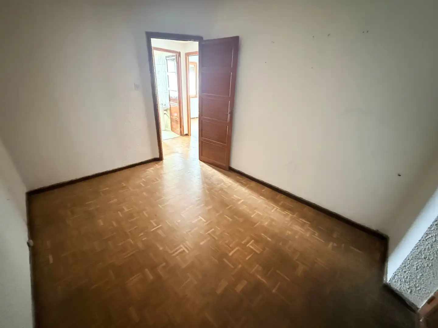 Apartament en venda en León Capital  amb Parquet, Traster i Balcó