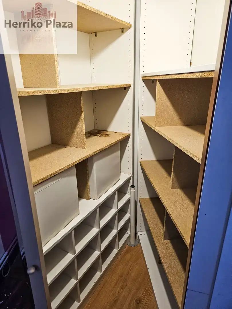 Piso en venta en Barakaldo  con Calefacción